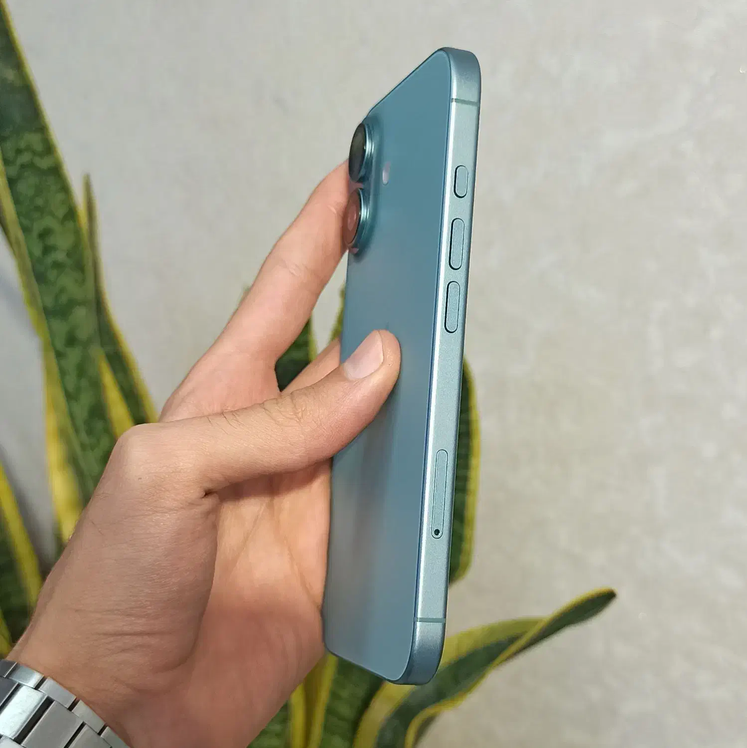 Apple آیفون۱۶ نرمال با ریجستری با ضمانت طلا|موبایل|اصفهان, احمدآباد|دیوار