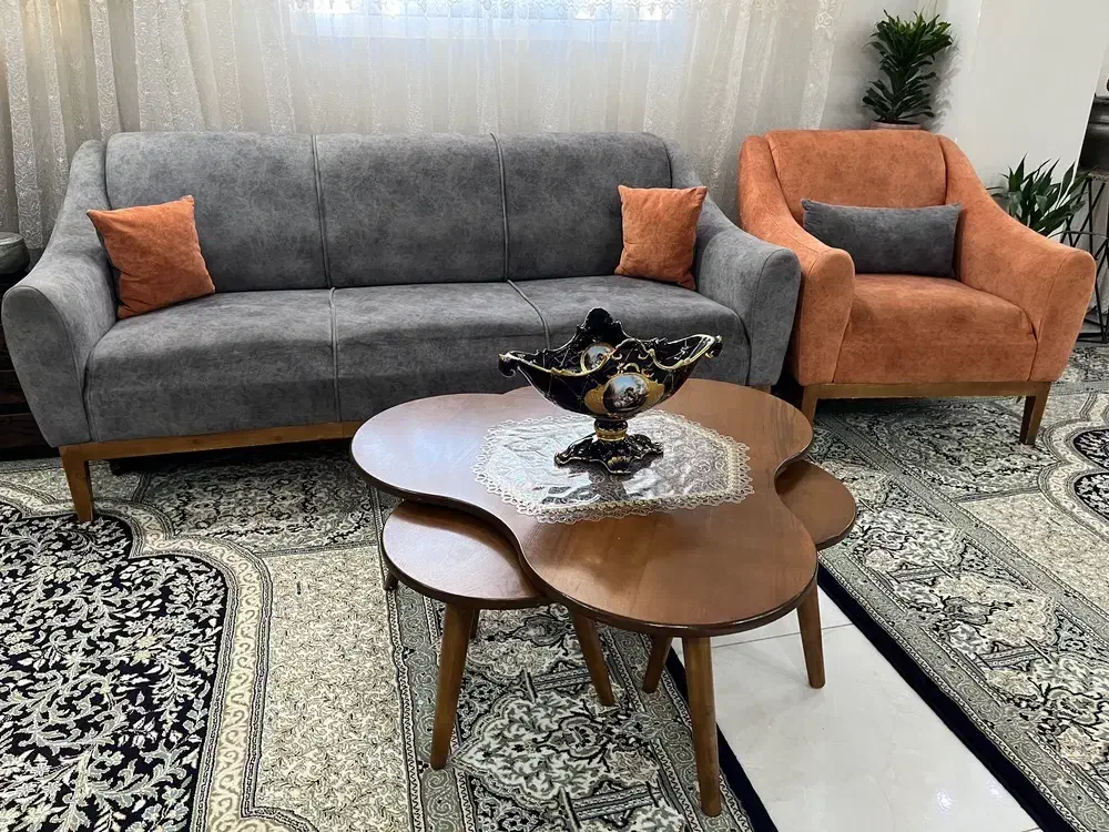 مبل راحتی ساده و شیک + میز عسلی|مبلمان خانگی و میز عسلی|حمیدیا, |دیوار