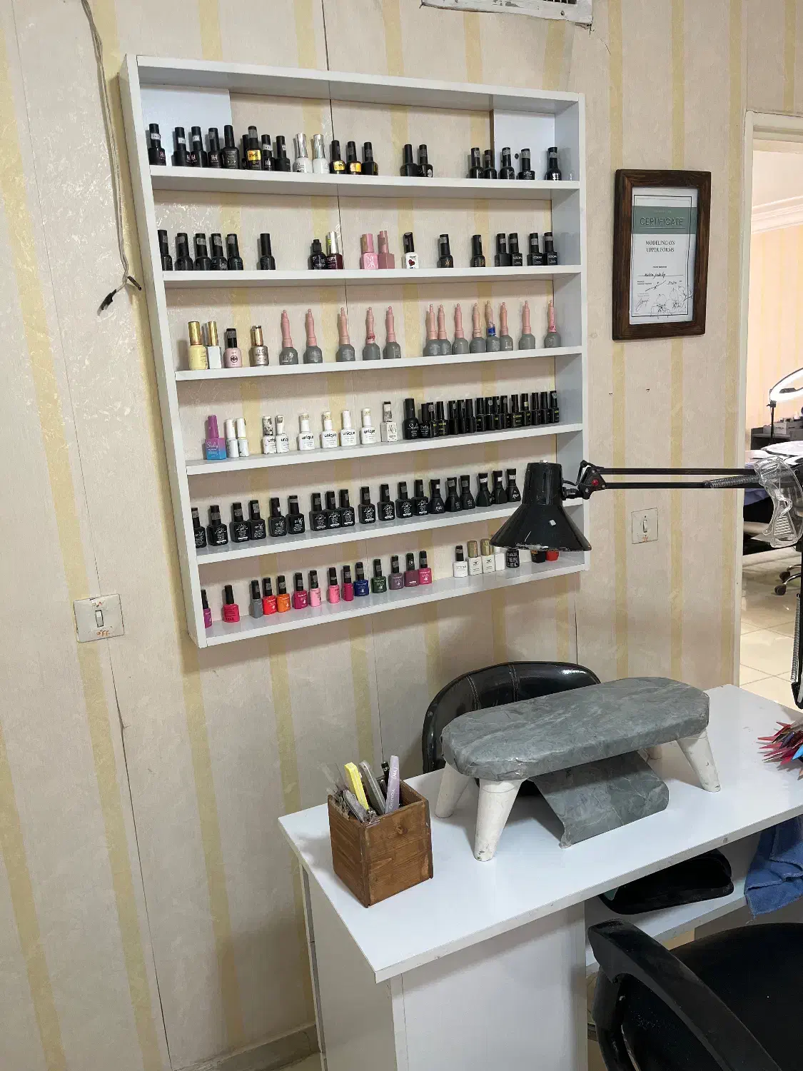 اجاره میز ناخن کار،تخت مژه کار ،کراتین کار|اجارهٔ کوتاه‌مدت دفتر کار و فضای آموزشی|کرج, کیانمهر|دیوار