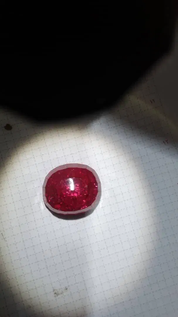 یاقوت و سنگ چشم ببری|کلکسیون اشیاء عتیقه|صدرا-فارس, فاز ۱|دیوار