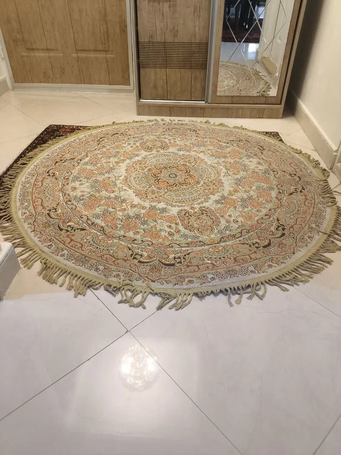 پادری|پادری|تهران, آبشار تهران (دریاچه)|دیوار