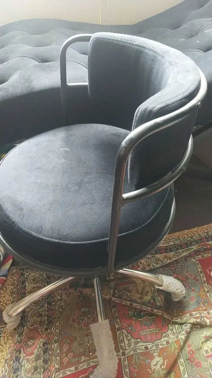 تخت و صندلی|آرایشگاه و سالن‌های زیبایی|تایباد, |دیوار