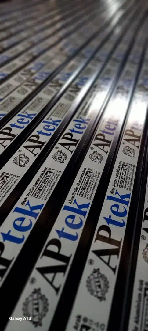 تولیدکننده انواع درب کرکره برقی|خدمات پیشه و مهارت|اراک, |دیوار