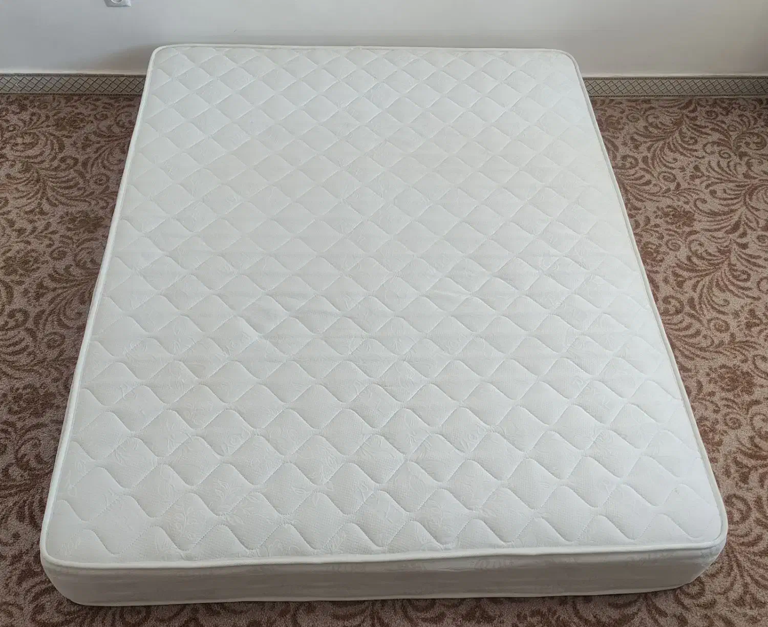 تشک در حد نو|تشک تختخواب|زرندیه, |دیوار