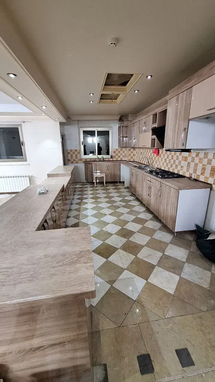 نو|حراج|ری, سرتخت|دیوار