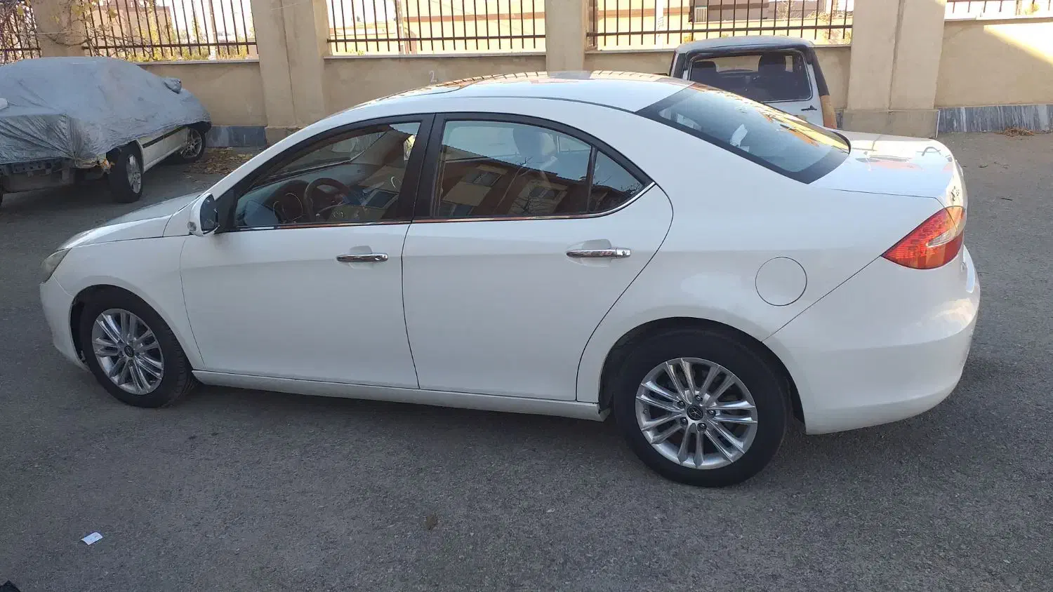 جک j5 اتومات (بیرنگ)|خودرو سواری و وانت|هشتگرد, شهرک پامچال|دیوار