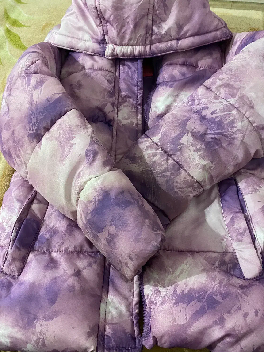 کاپشن|کفش و لباس بچه|بندر انزلی, نوغان|دیوار