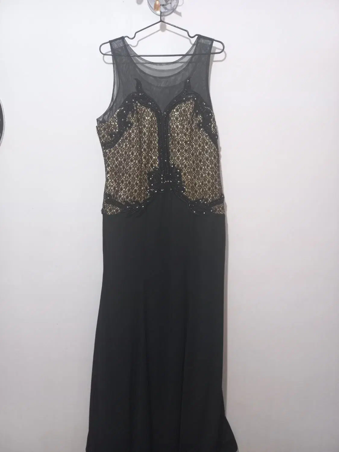 لباس مجلسی|لباس|شوط, |دیوار