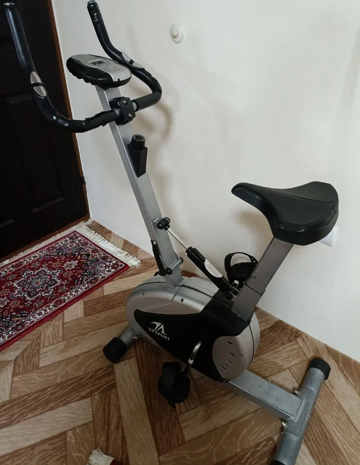 یک دستگاه دوچرخه ثابت|تجهیزات ورزشی|مراغه, |دیوار