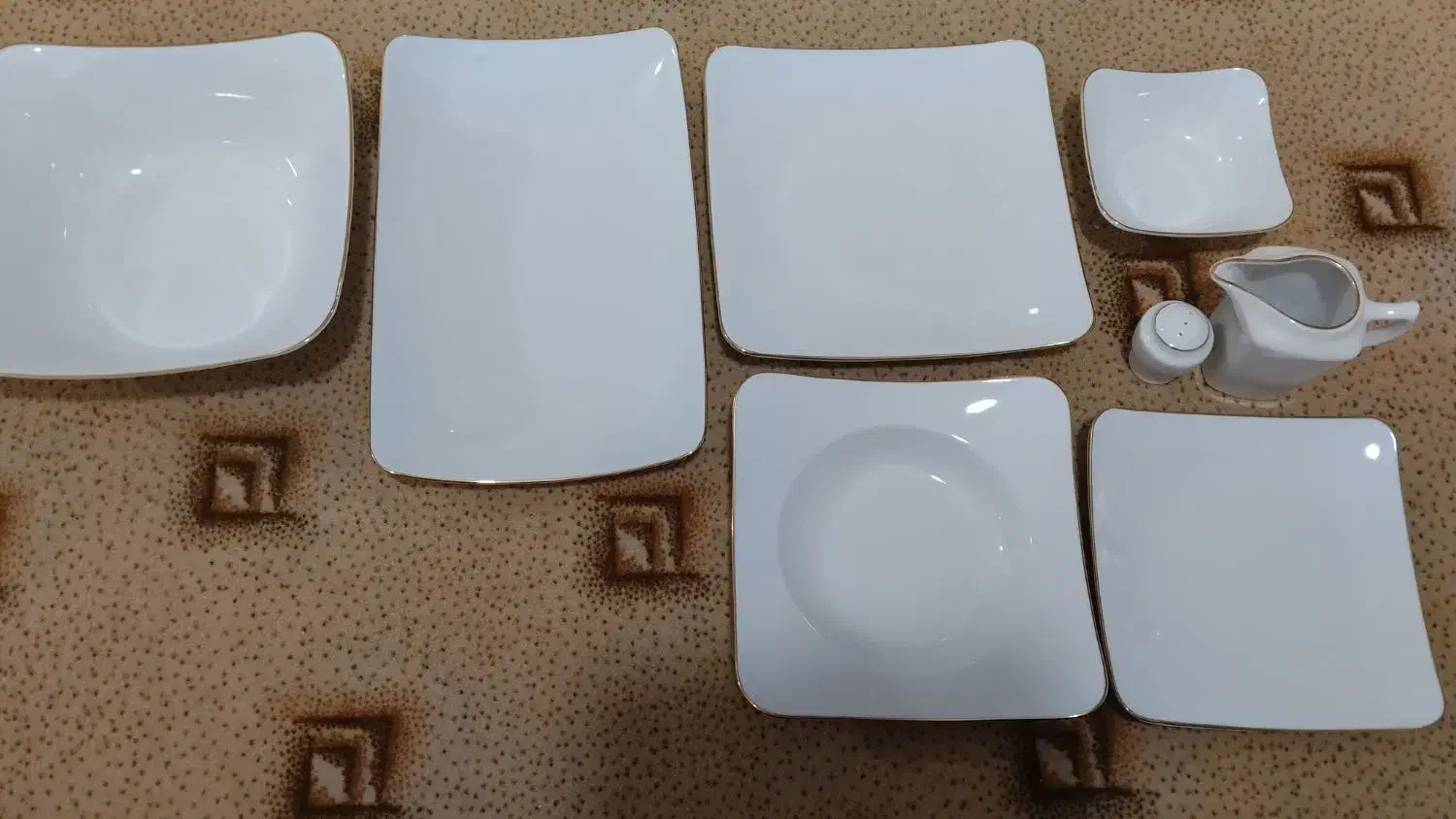 ضرف پذیرایی چینی زرین تقدیس|ظروف سرو و پذیرایی|مریوان, |دیوار