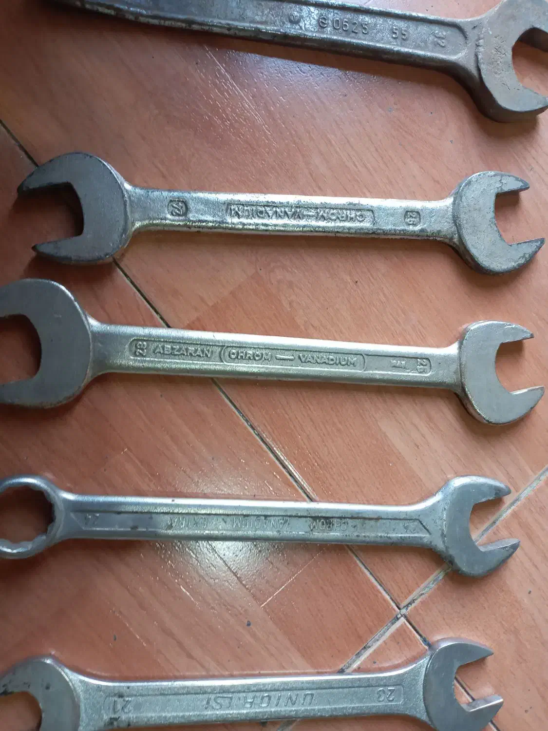 تعدادی آچار تخت، لوله بر، جعبه بکس|ابزارآلات|ورامین, ورامین|دیوار