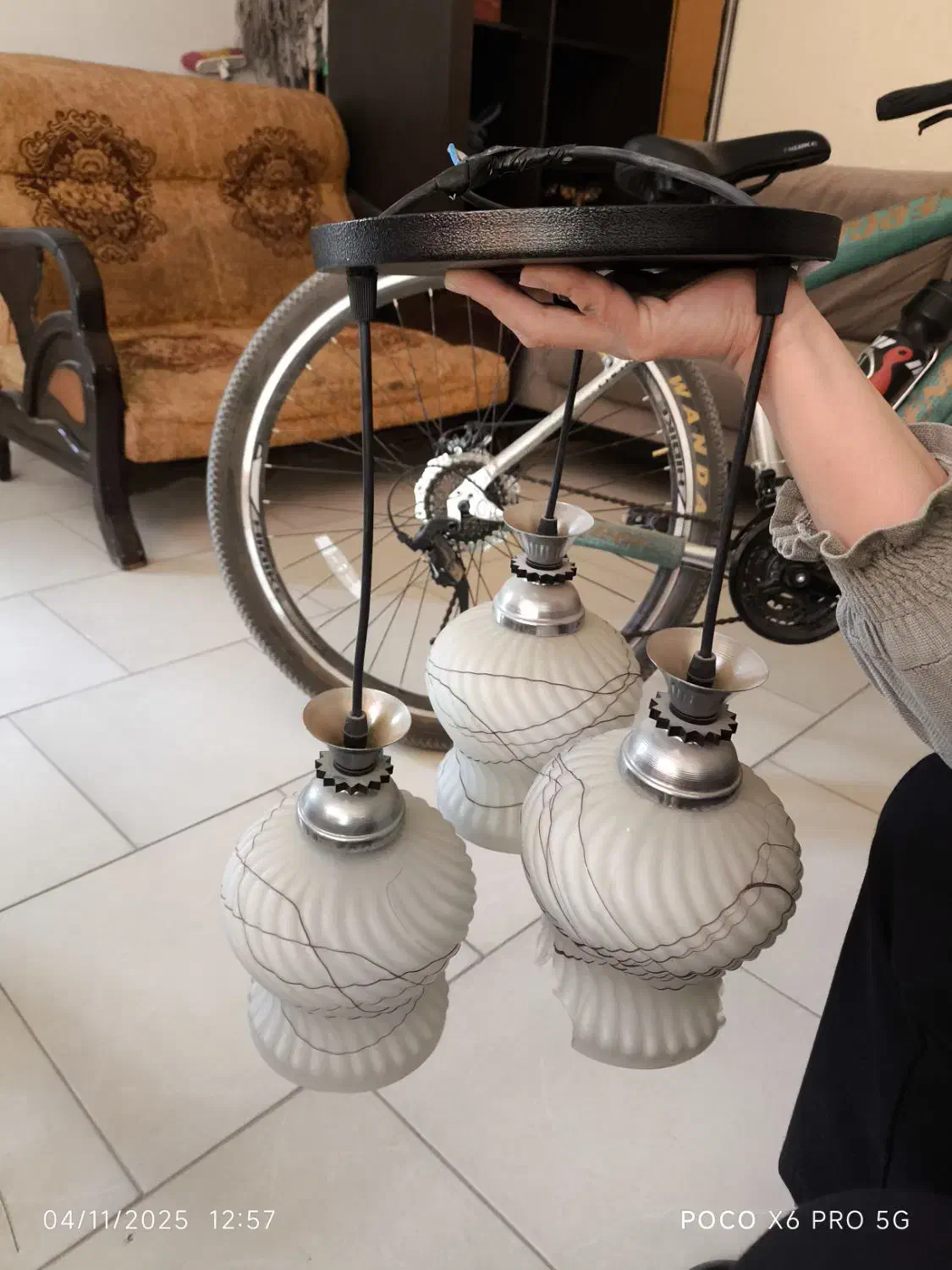 یک عدد لوستر به فروش میرسد|لوستر و چراغ آویز|فولادشهر, مسکن مهر فولادشهر|دیوار