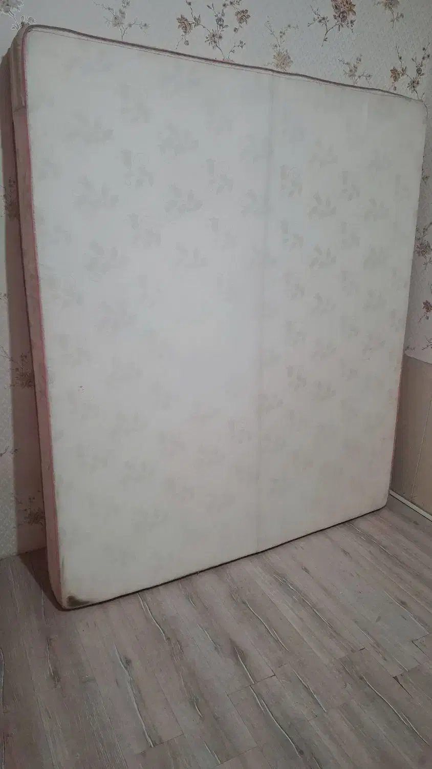 سرویس خواب و کنسول چوب با تشک به همراه آینه دراور|تخت و سرویس خواب|پاکدشت, پاکدشت (مامازند)|دیوار