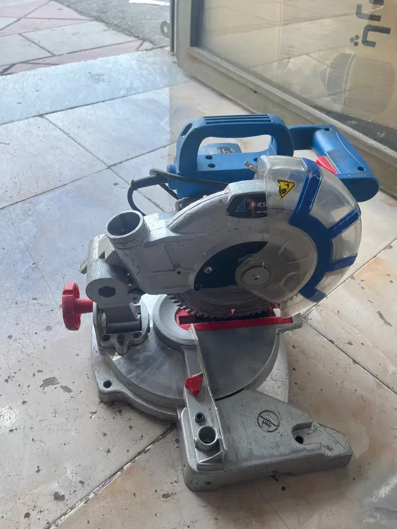 تعدادی ابزار نجاری|ابزارآلات|رباطکریم, نصیرشهر|دیوار