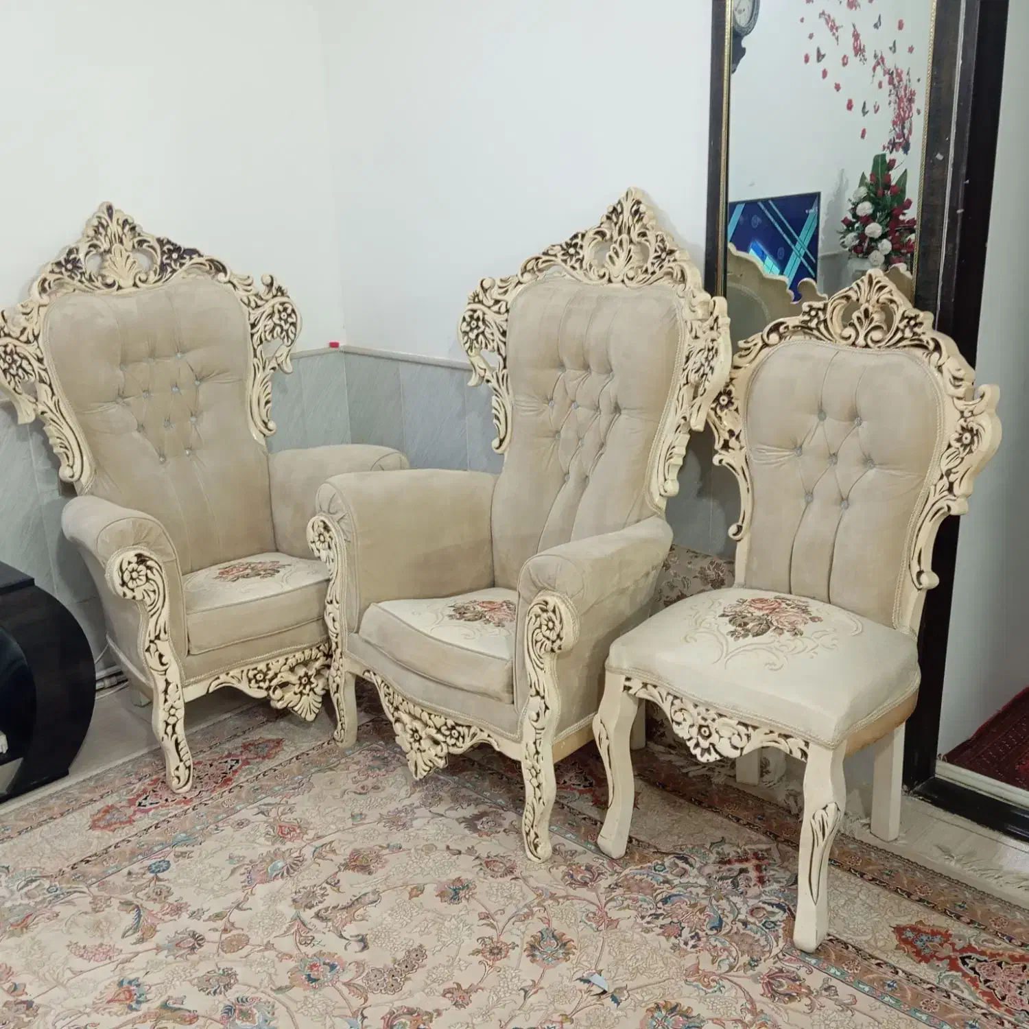 مبل سلطنتی 9نفره در حد نو|مبلمان خانگی و میز عسلی|نیشابور, شریعتی|دیوار