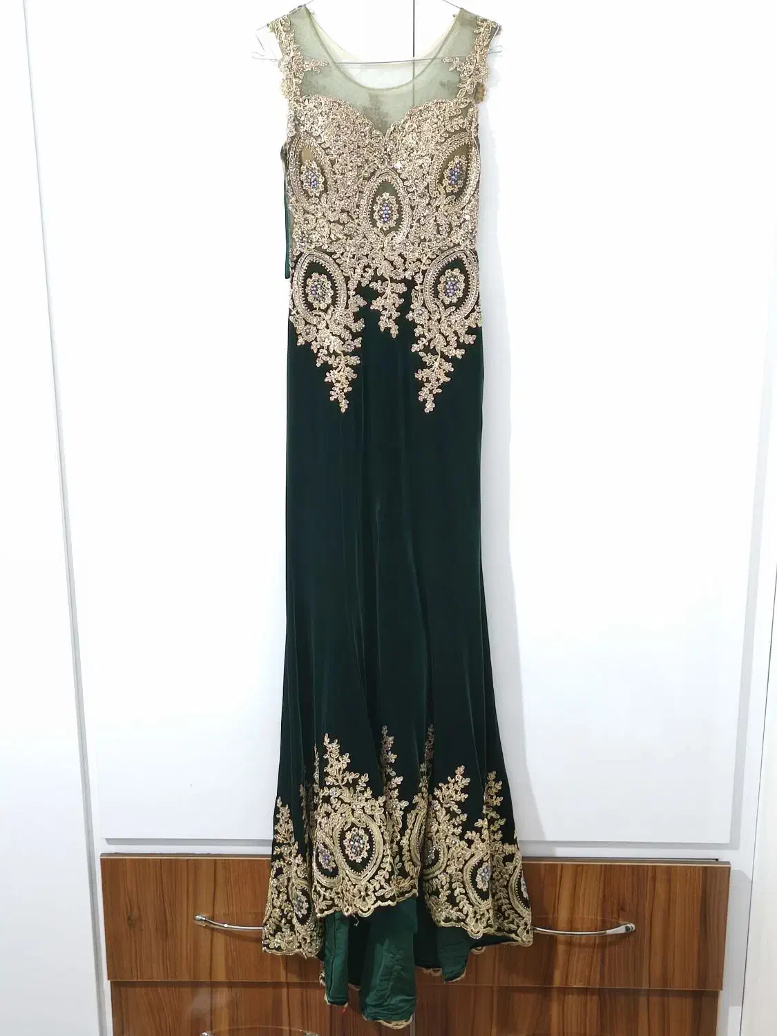 لباس مجلسی|لباس|رامیان, |دیوار