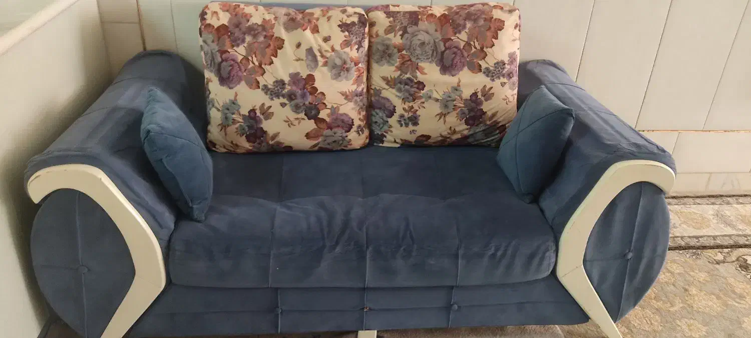 مبل راحتی هفت نفره همراه با میز|مبلمان خانگی و میز عسلی|اصفهان, گرکان|دیوار