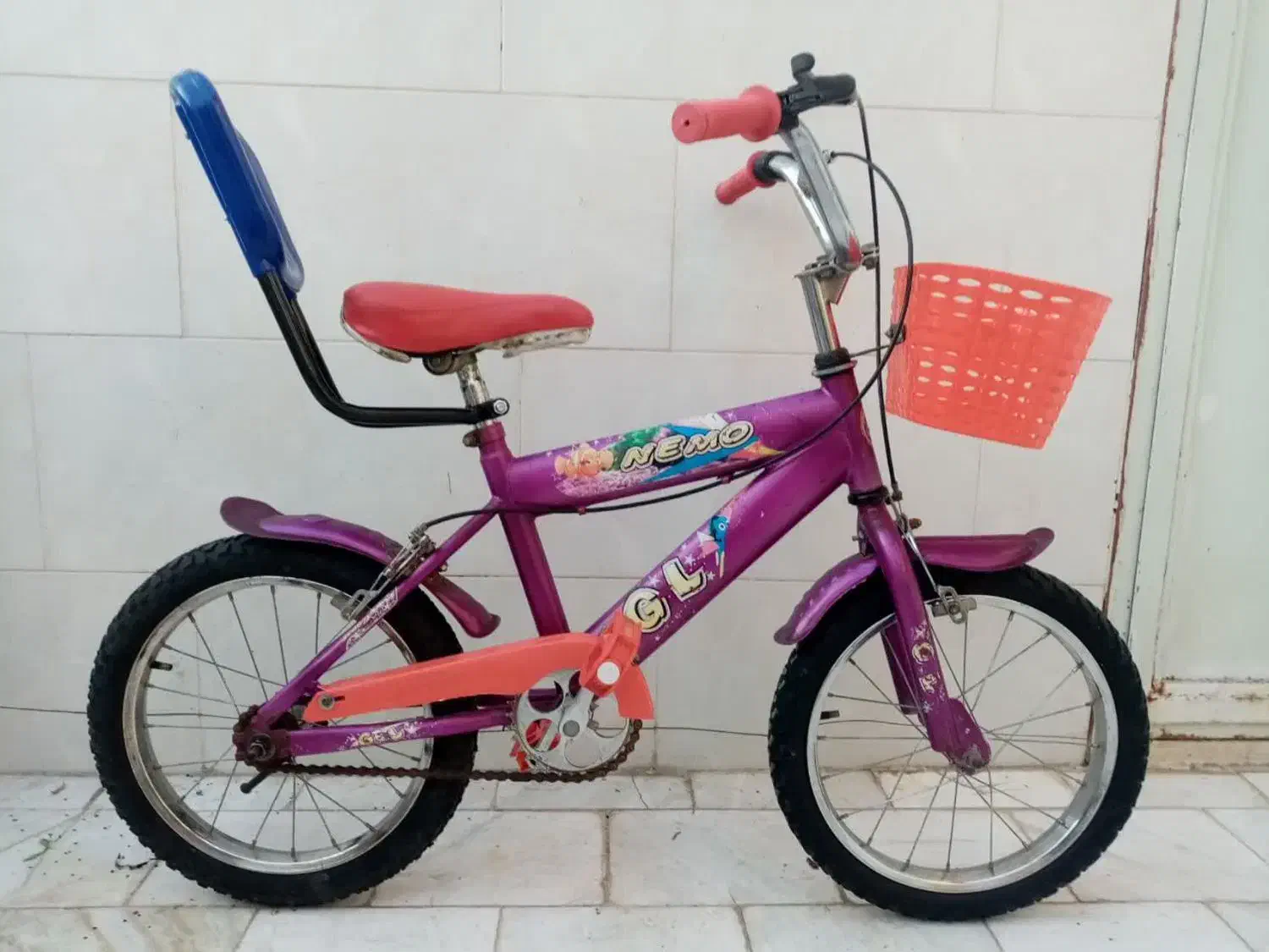 اسباب بازی و دوچرخه سایز 12 و 16|اسباب‌بازی بچه|قم, چهل درخت‎|دیوار