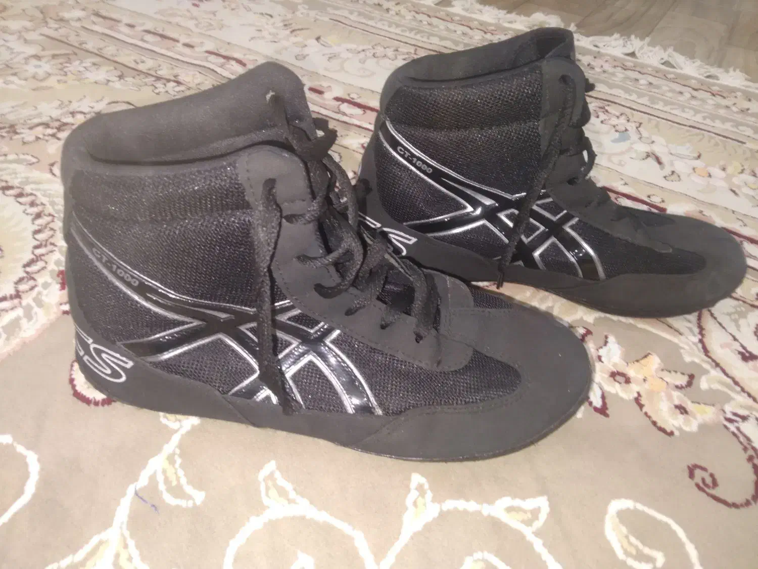 کفش|کیف، کفش، کمربند|رشت, پاره بیجار|دیوار