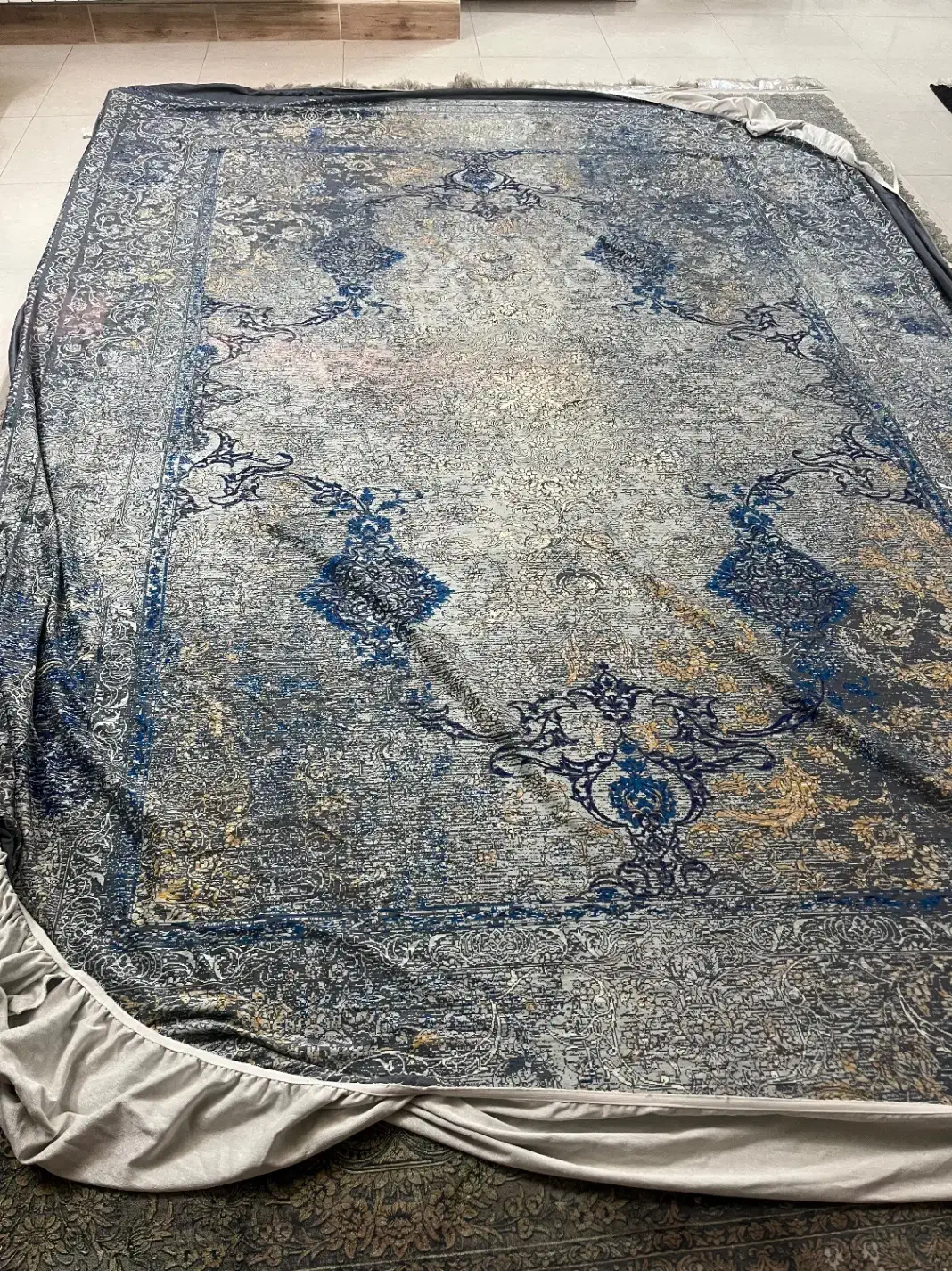 رو فرشی|روفرشی|شیراز, هفت تنان|دیوار