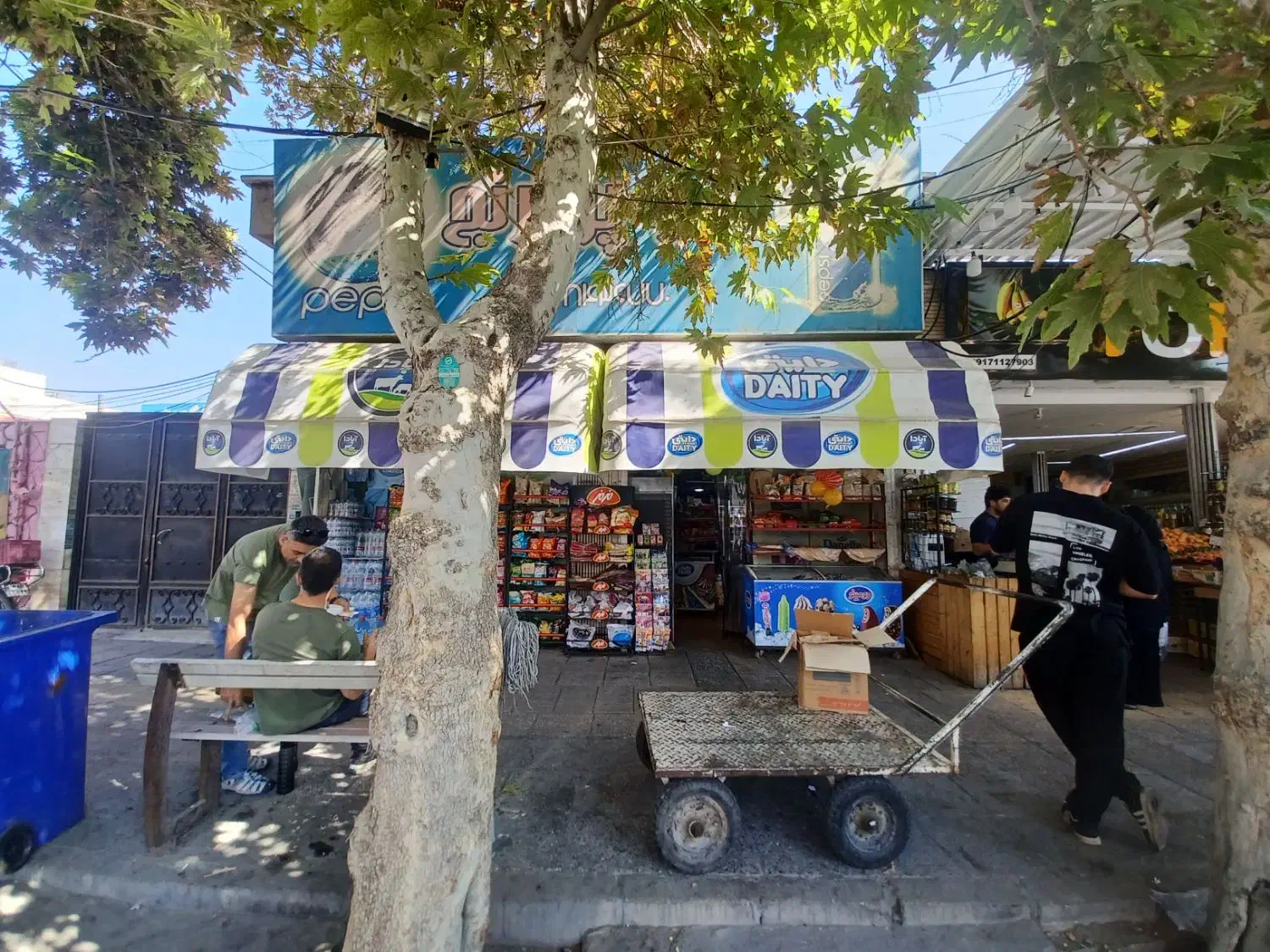 کارگر ساده جهت چیدمان و نظافت|استخدام خدمات فروشگاه و رستوران|شیراز, زرهی|دیوار