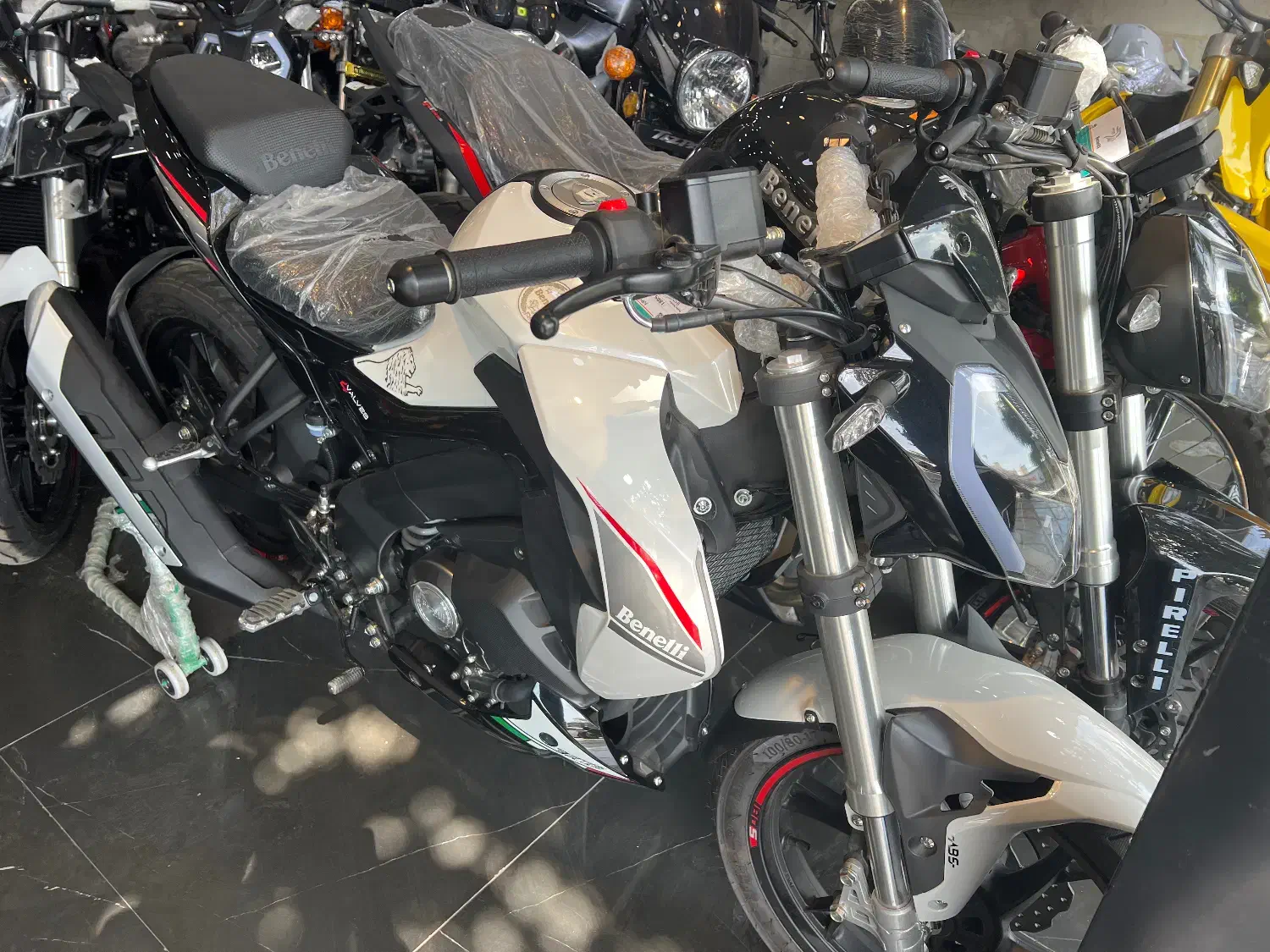 بنلی s ۱۸۰ (abs) (فرخنده)|موتورسیکلت|مشهد, کوشش|دیوار