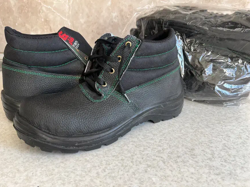 کفش ایمنی قارامان تبریز|کیف، کفش، کمربند|نیشابور, بنیاد شهید|دیوار