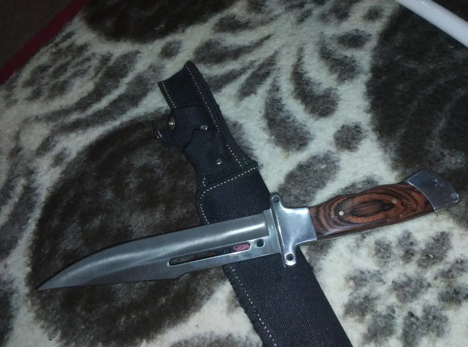 خنجر کلمبیایی u's'a|کوهنوردی و کمپینگ|زابل, |دیوار