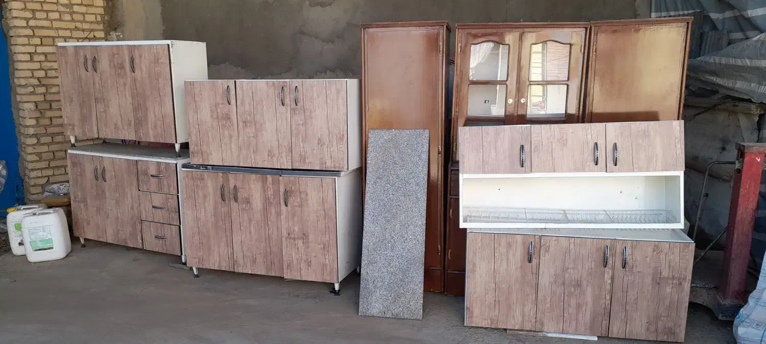 کابینت ام دی اف و گاز سه شعله قدیم|آب‌چکان و نظم‌دهنده ظروف|لالجین, |دیوار