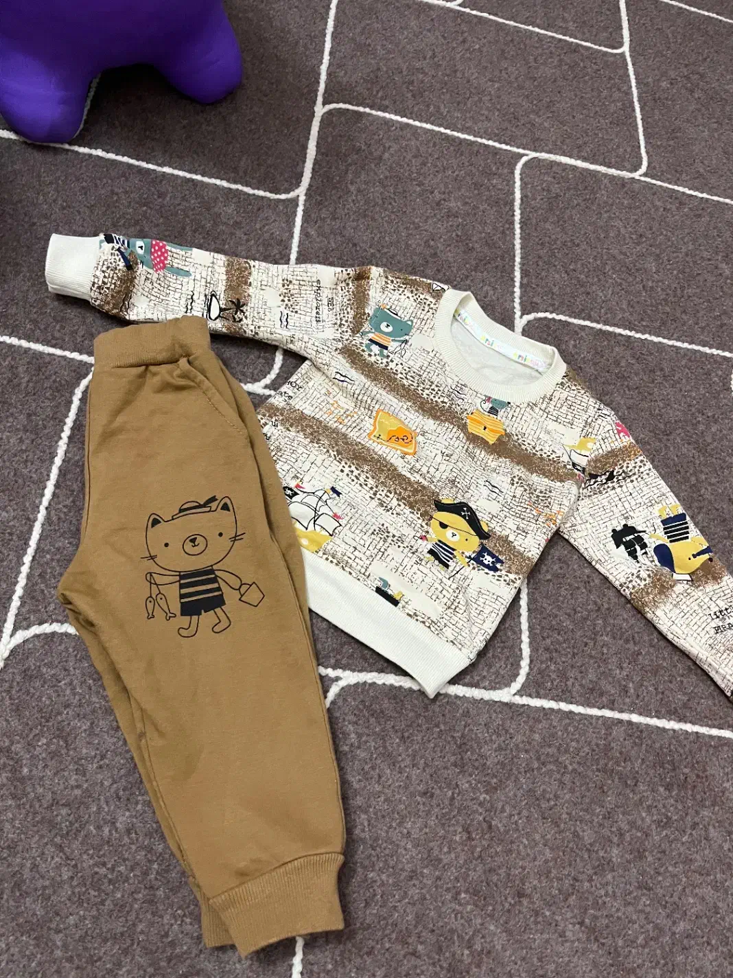 لباس بچگانه اسپرت|کفش و لباس بچه|مشهد, سجاد شهر|دیوار