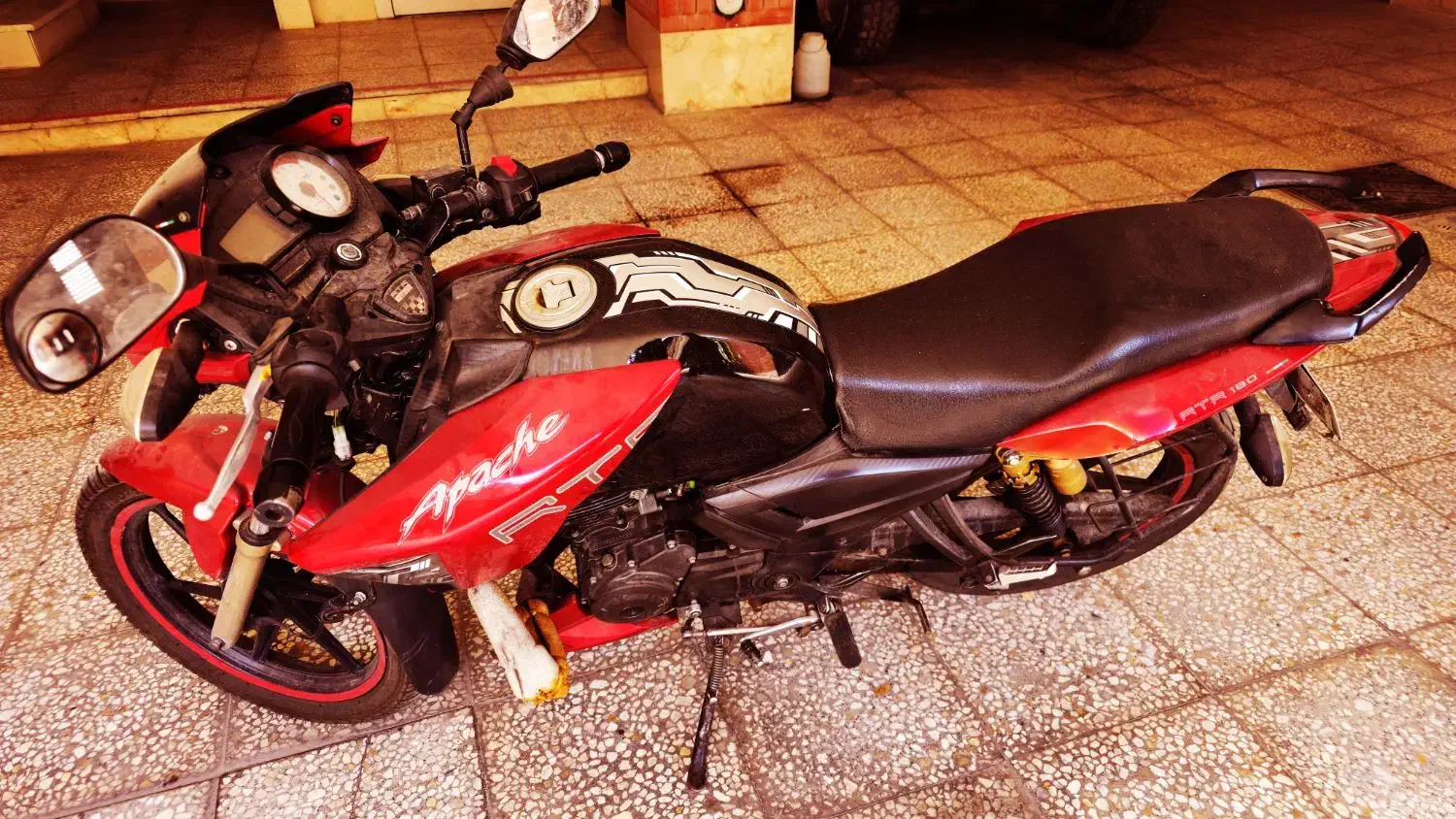 فروش موتور آپاچی ۱۸۰ مدل ۱۳۹۳|موتورسیکلت|گرگان, |دیوار