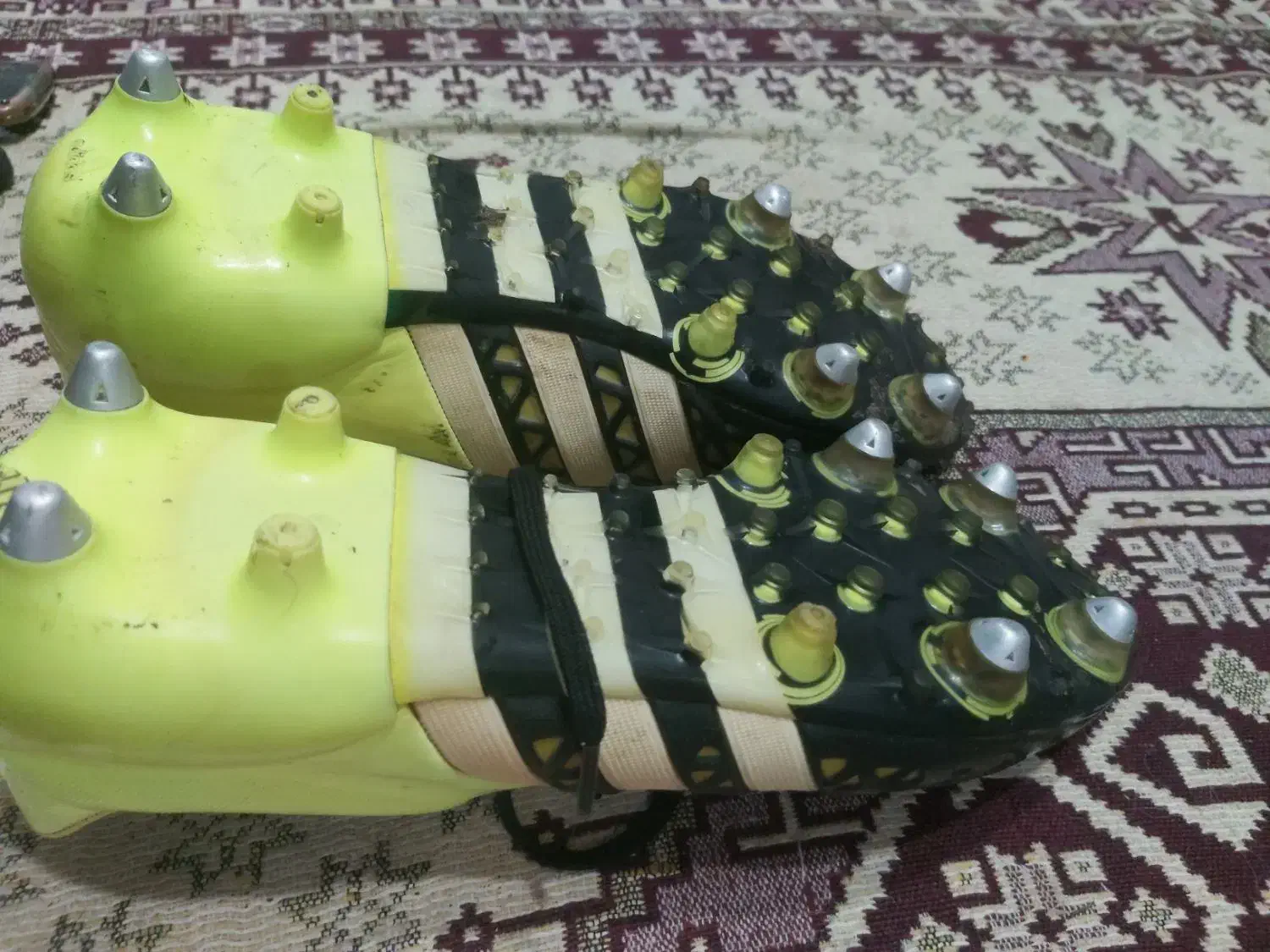 کفش فوتبال میکس (استوک )|تجهیزات ورزشی|فومن, |دیوار