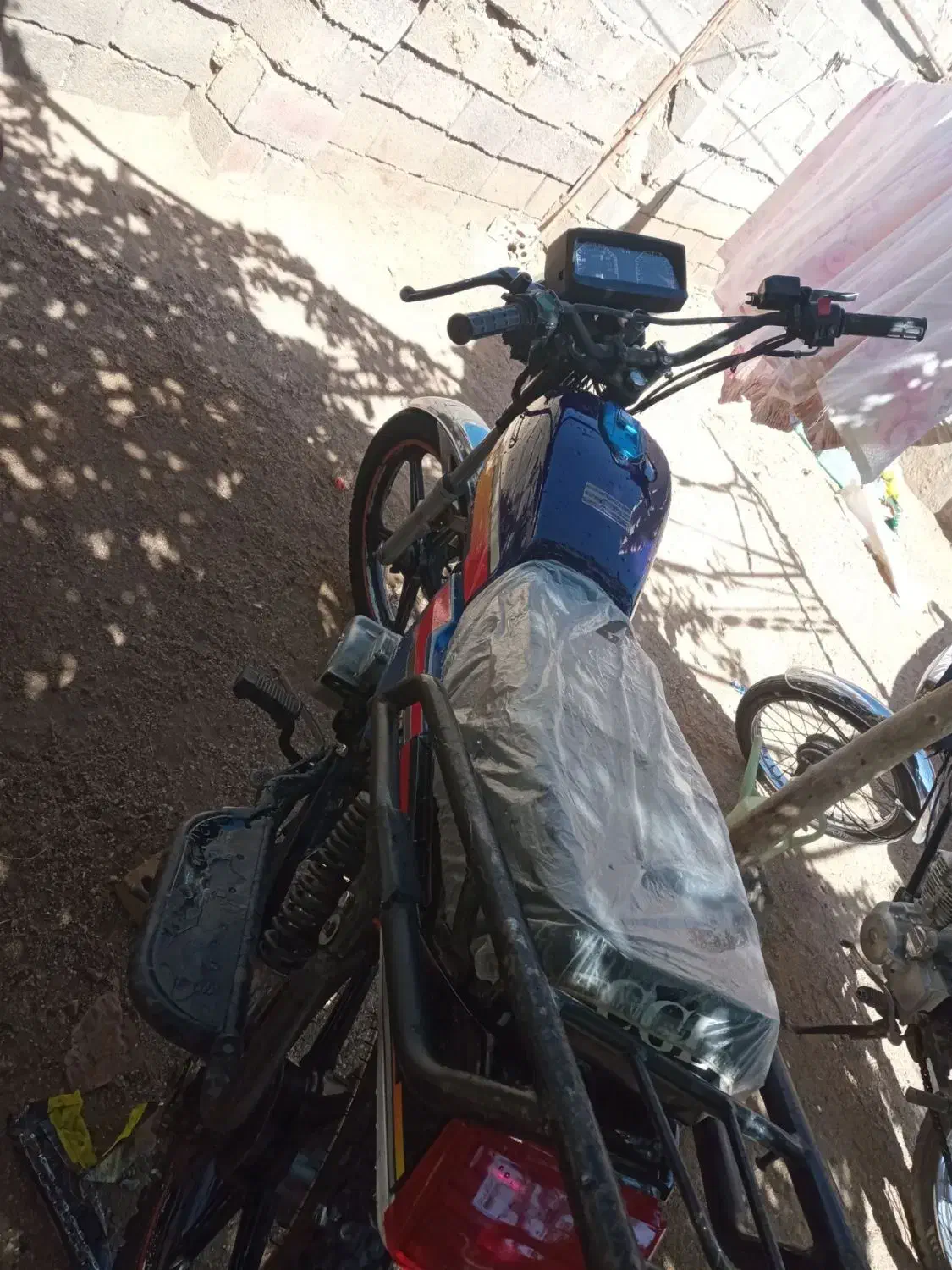 موتور سی جی ال|موتورسیکلت|پائین جام, |دیوار