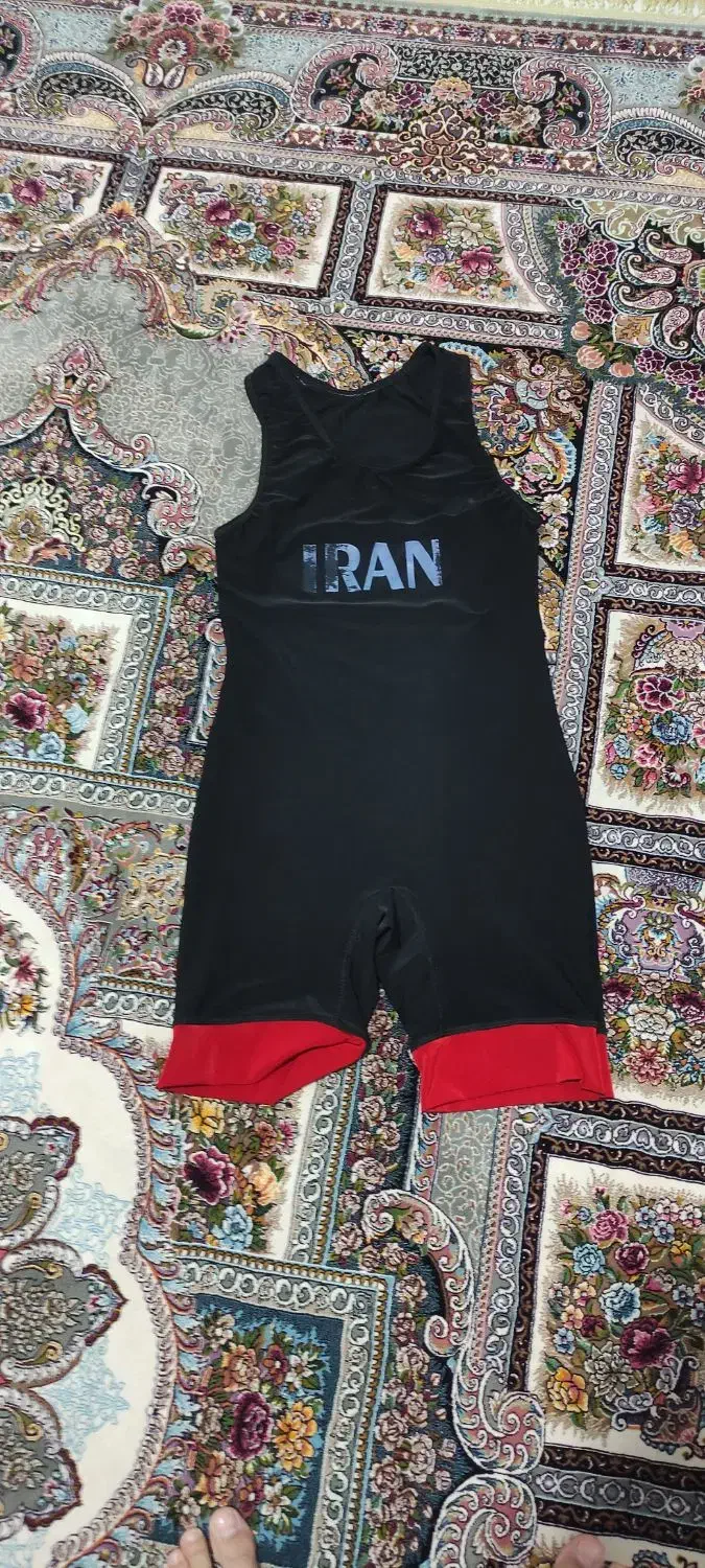 دوبنده کشتی|لباس|بروجن, |دیوار