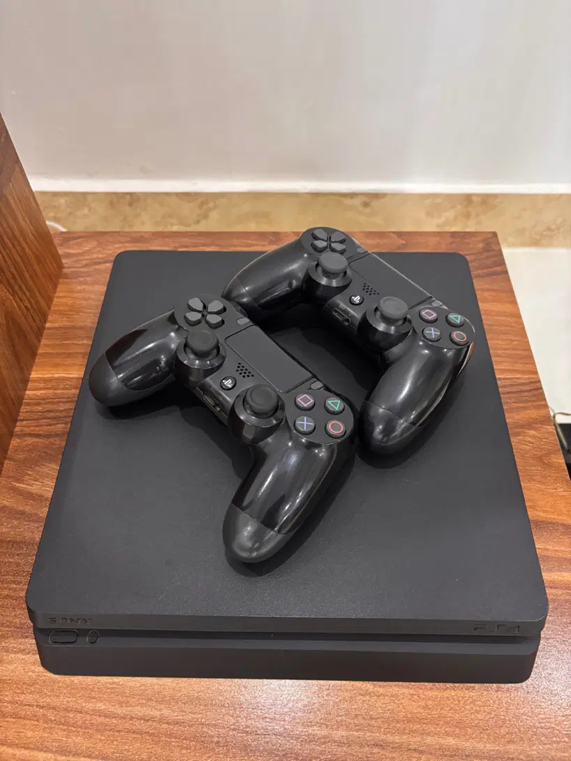 Ps4 slim|کنسول، بازی ویدئویی و آنلاین|رشت, استقامت ۱|دیوار