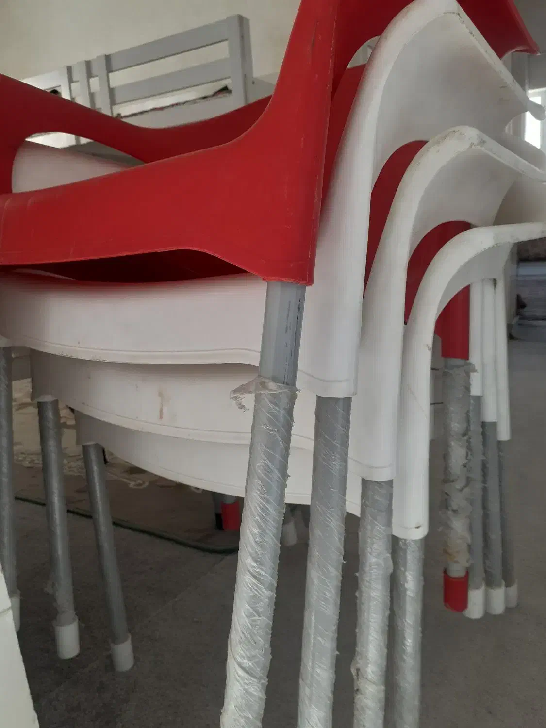 بشتاب بسوی ارزانی دو دست میز وصندلی نو وشیک حراج|میز و صندلی غذاخوری|یاسوج, |دیوار