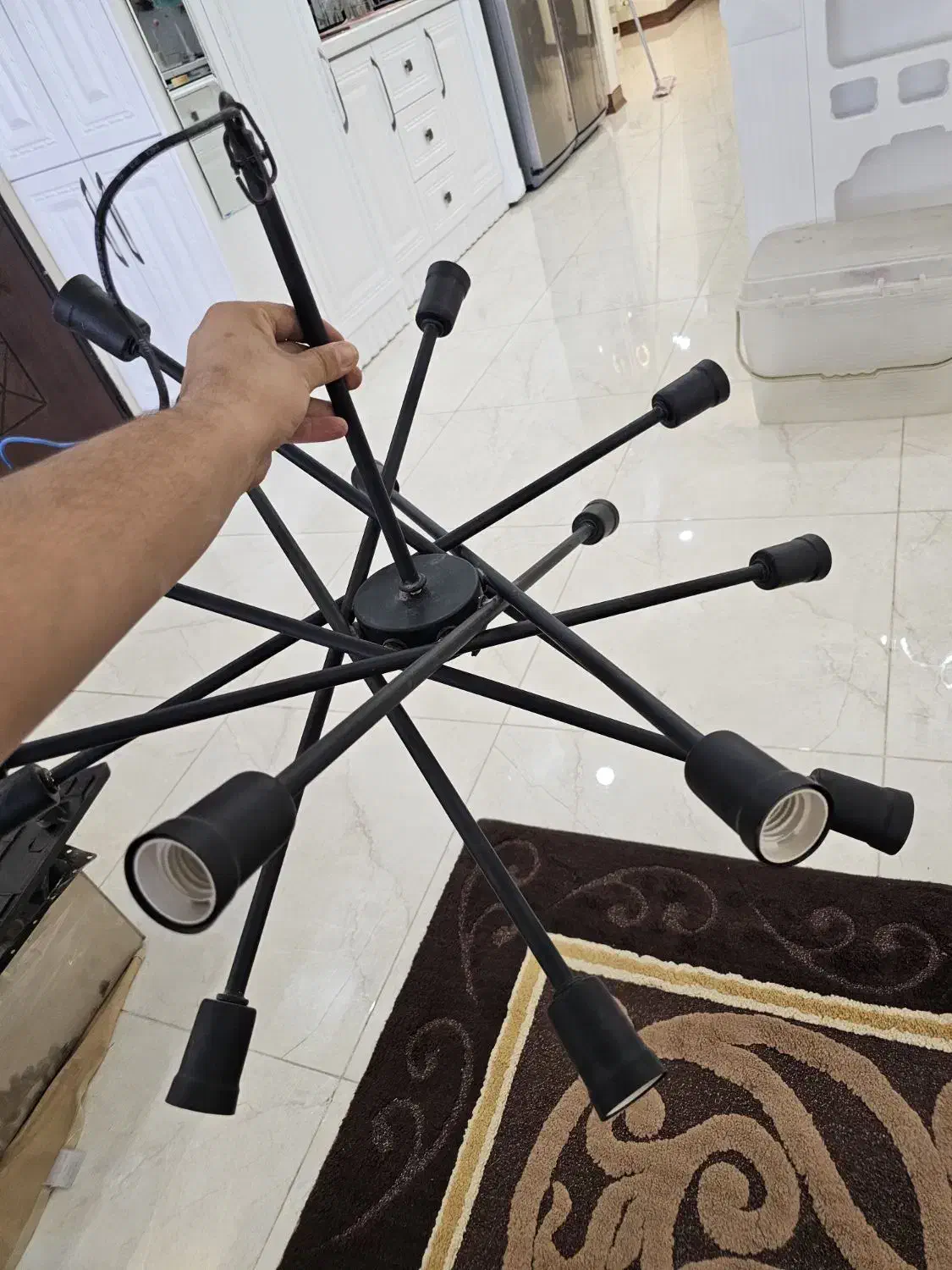 لوستر فلزی خورشیدی و عنکبوتی ۱۶ شعله|لوستر و چراغ آویز|اهواز, ۲۴ متری|دیوار