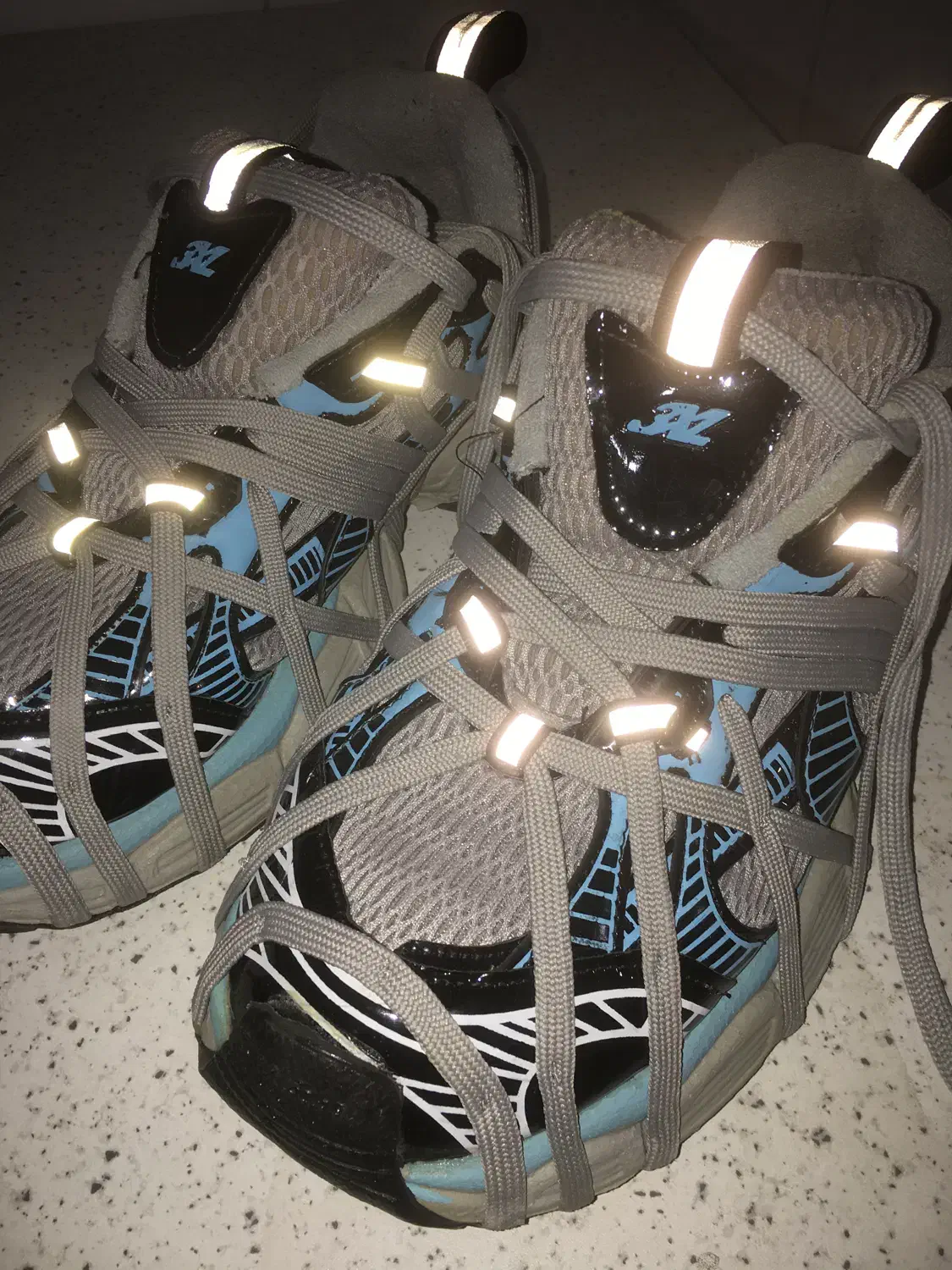 کتونی بالنسیاگا|کیف، کفش، کمربند|اراک, |دیوار