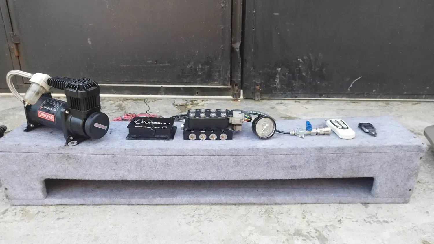 پنوماتیک پژو|قطعات یدکی و لوازم جانبی|کومله, |دیوار