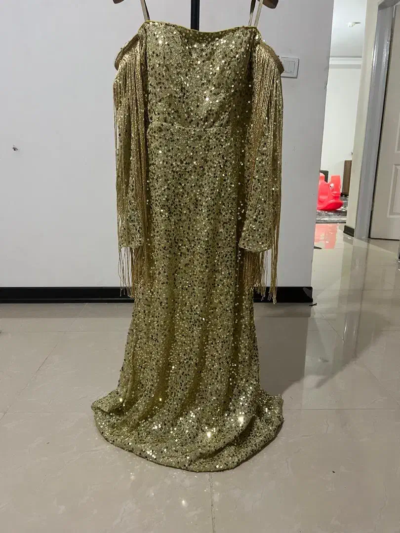 دو عدد لباس مجلسی نو نو|لباس|بندر انزلی, جفرود پایین|دیوار