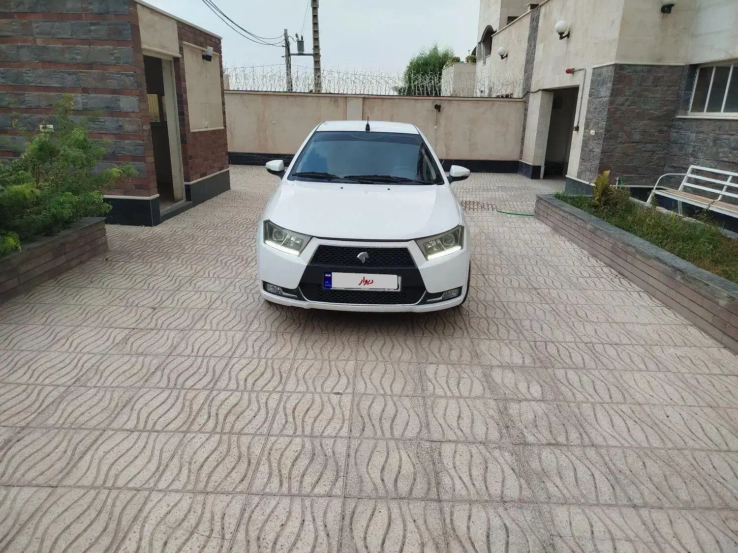 دنا پلاس مدل ۹۸|خودرو سواری و وانت|سیرجان, |دیوار