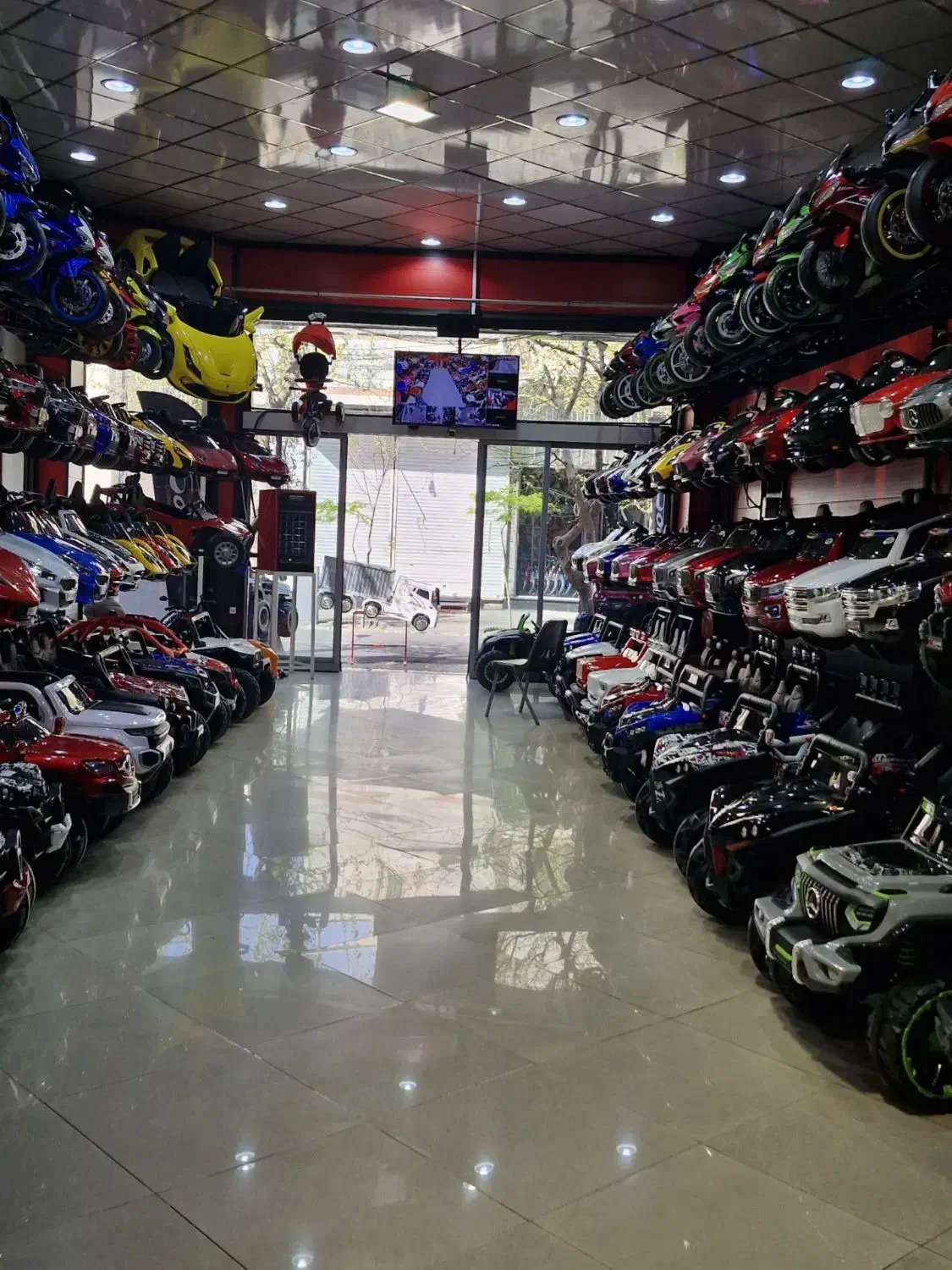 qباطری اصل + تاریخ به.روز/ ماشین s00|اسباب‌بازی بچه|کرج, کیانمهر|دیوار