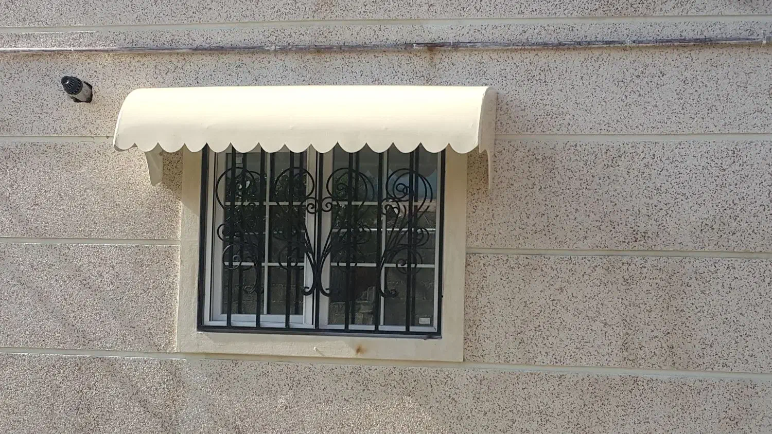 سایبان پنجره و کولر|خدمات پیشه و مهارت|رشت, آزادگان|دیوار