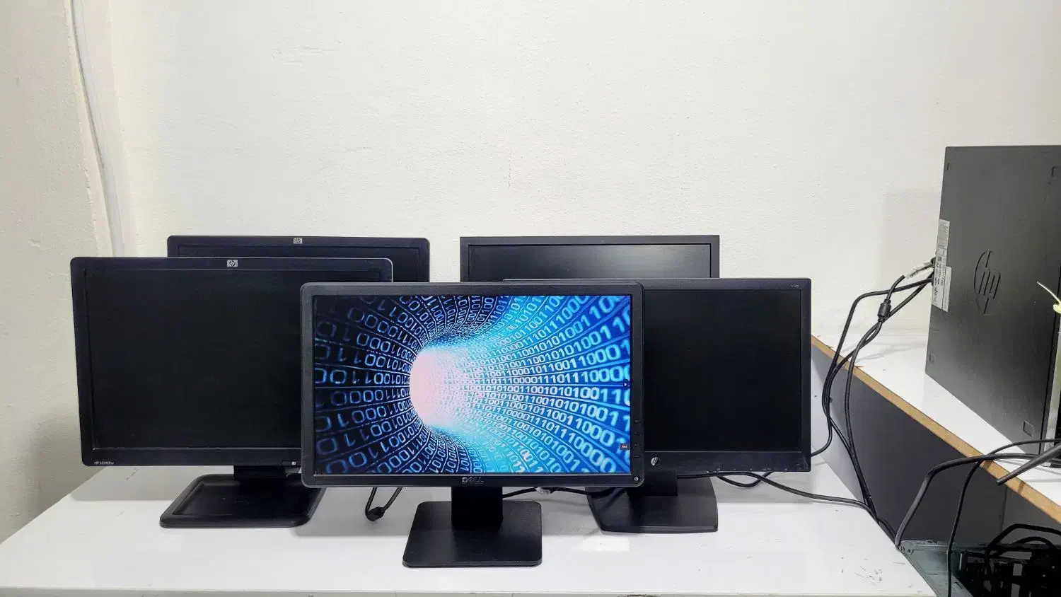 مانیتور سایز19واید مناسب دوربین مداربسته|قطعات و لوازم جانبی رایانه|شیراز, زند|دیوار