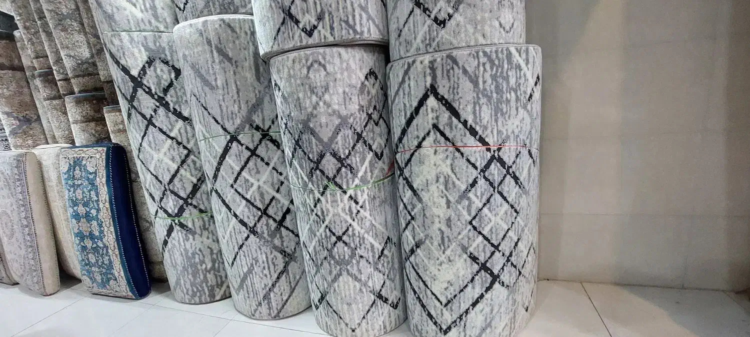 کناره فرش گبه طوسی|فرش|قم, سراجه (۱۵ خرداد)|دیوار