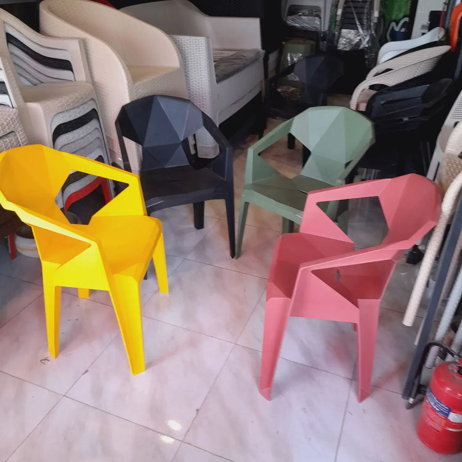 صندلی پلاستیکی ناهار خوری سه بعدی مدرن|میز و صندلی غذاخوری|هشتگرد, طاووسیه|دیوار