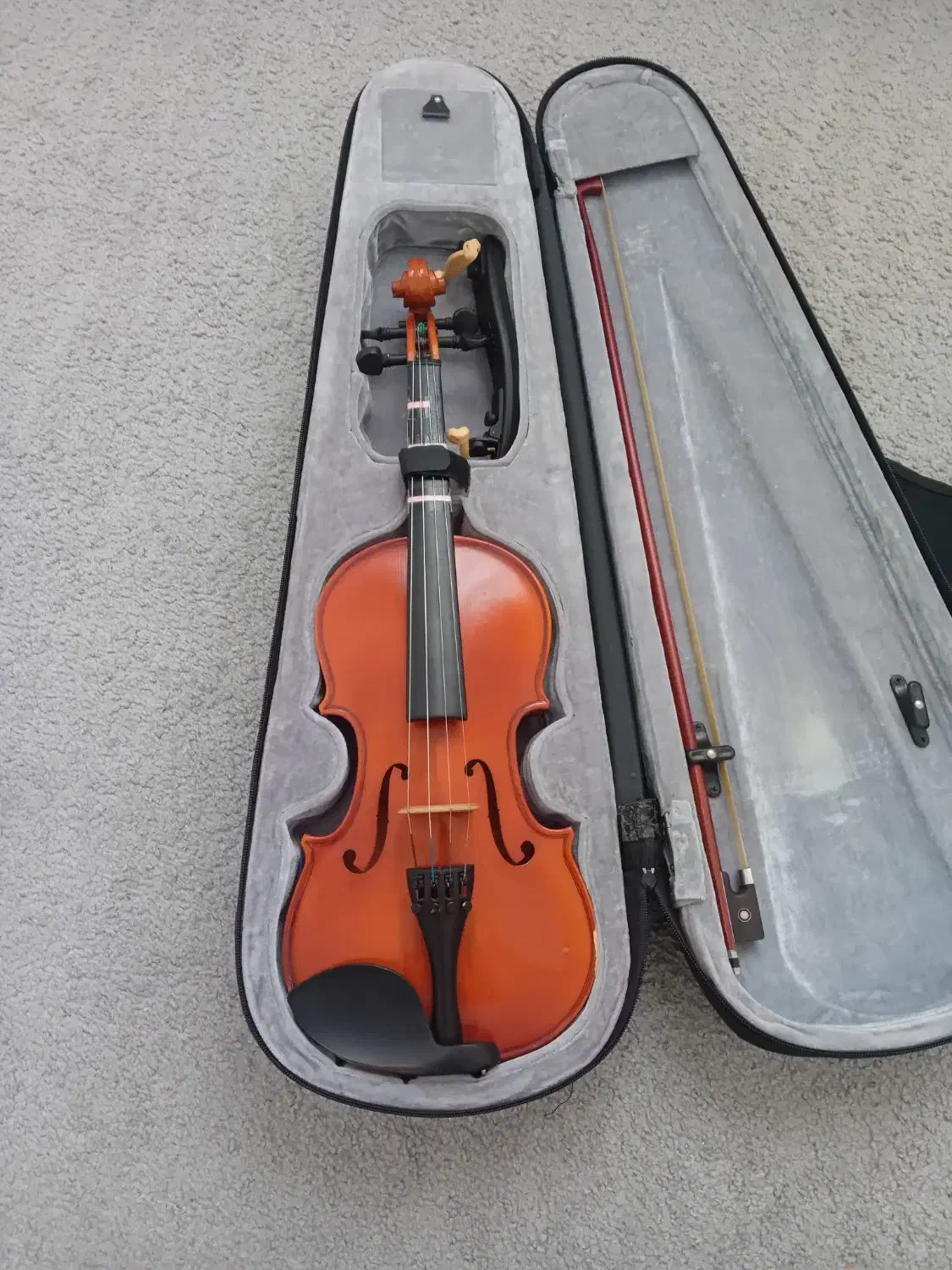 ویلون  کار کرده  سایز  سه چهارم|ویولن|ارومیه, |دیوار