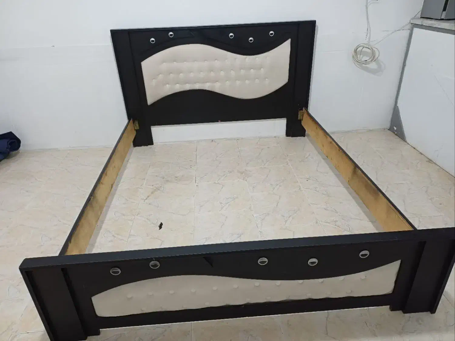 تخت دونفره چوبی|تخت و سرویس خواب|شاهرود, |دیوار