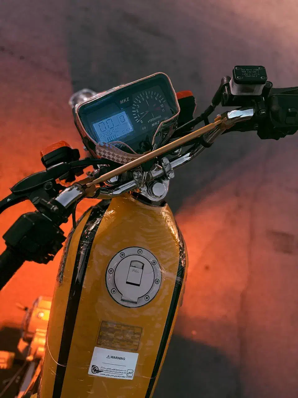 هوندا ۲۰۰ متین درجه یک یک|موتورسیکلت|بروجرد, |دیوار