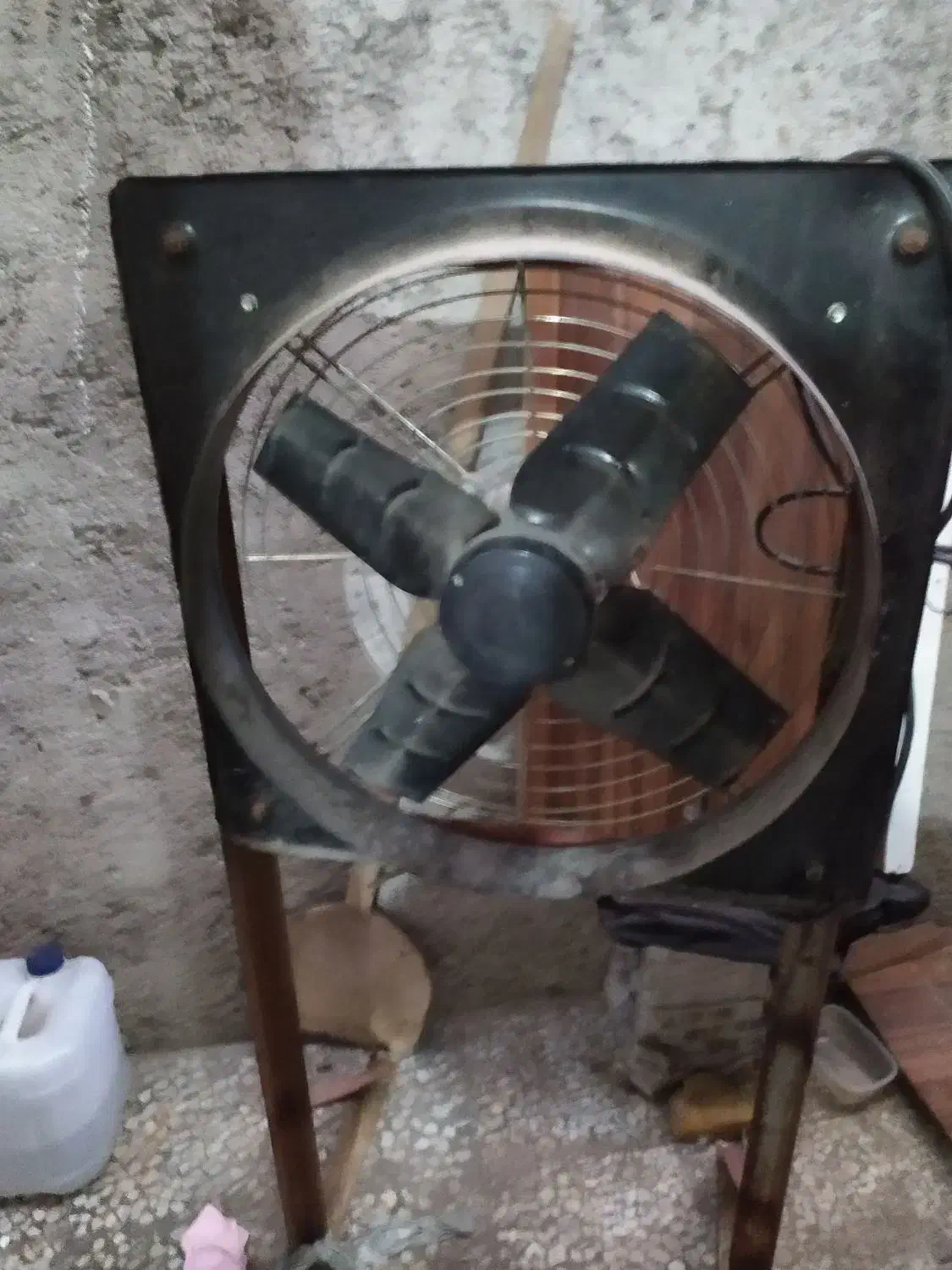 هوا کش صنعتی|پنکه و تصفیه‌کنندهٔ هوا|رشت, پل تالشان|دیوار